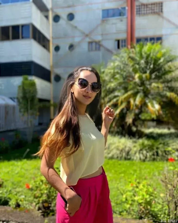 Yadira Profile image 3