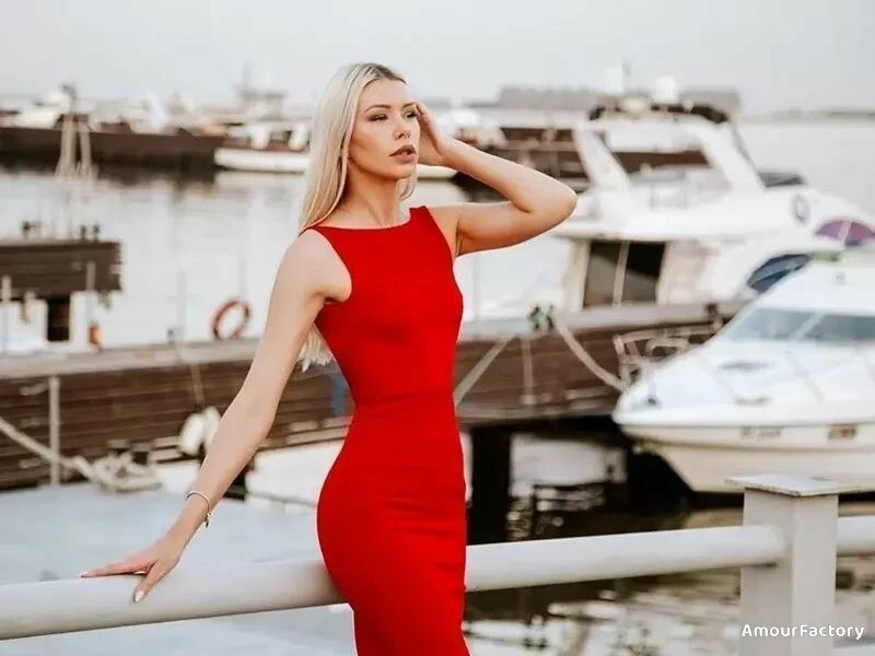 Yana Profile image 1