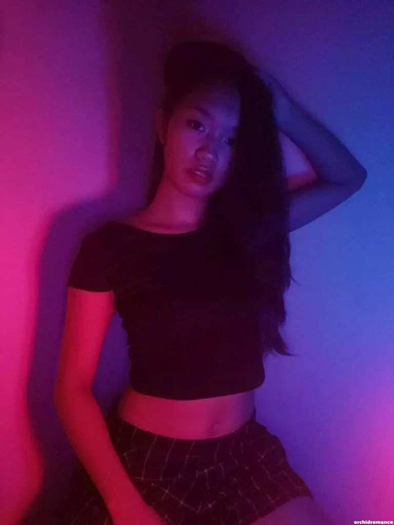Yve Profile image 3