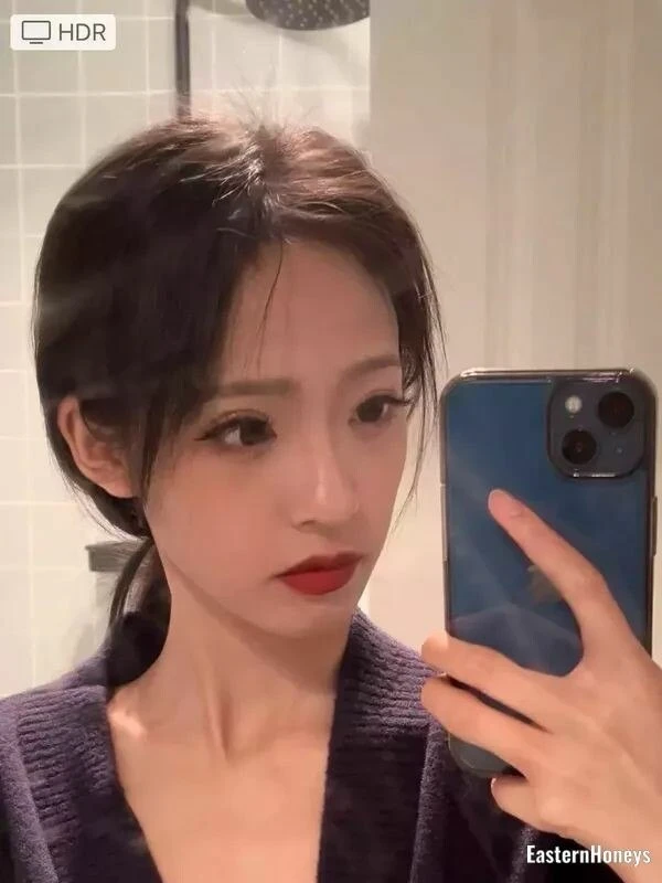 Eva Profile image 3