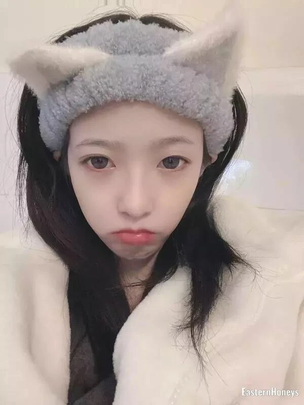 Eva Profile image 2