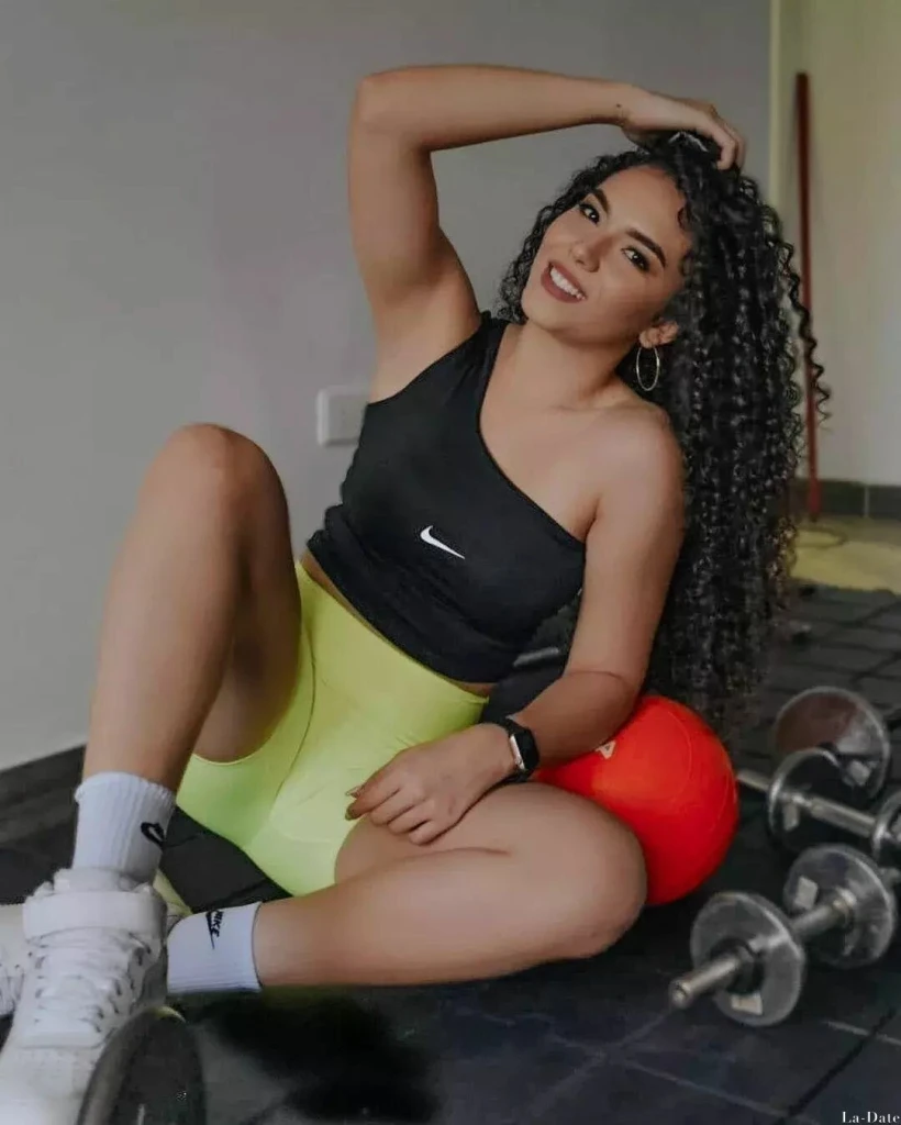 Vanessa Profile image 2